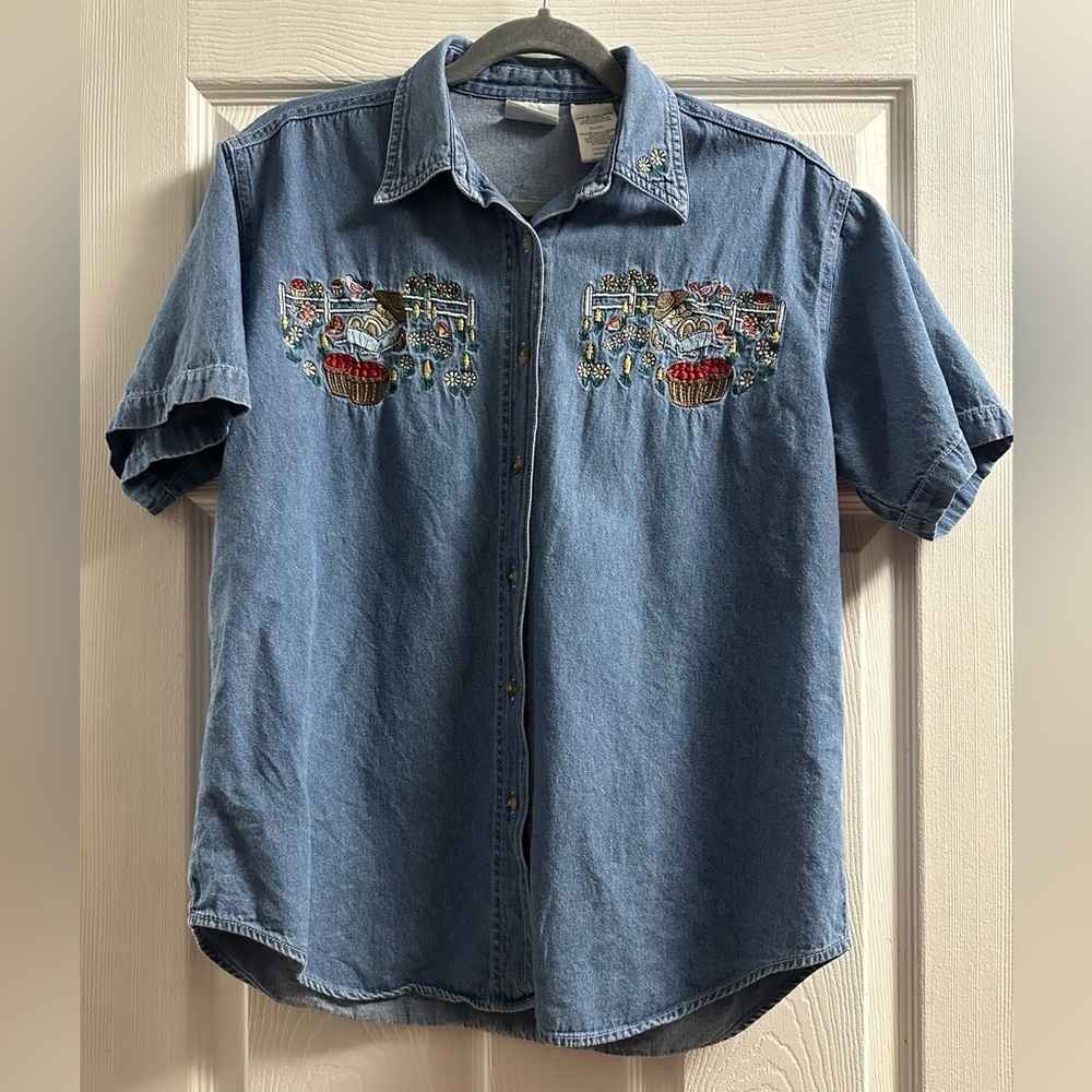 Vintage Bobbie Brooks Farm Harvest Fruit Bear Denim Shirt Medium - Picture 2 of 8